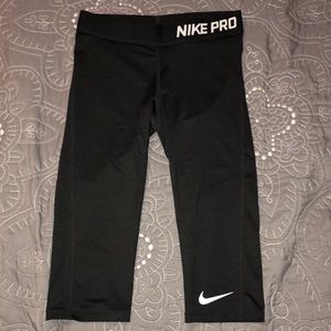 Nike Cropped Leggings